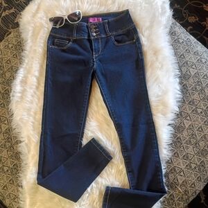 Buttlifting High Rise Indigo Jeans